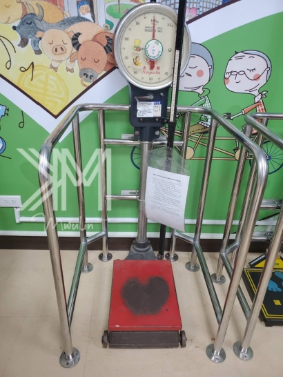 客製體重計扶手.jpg