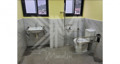 不銹鋼配合現場L行扶手.jpg